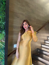 Load image into Gallery viewer, Golden Fish Maxi
