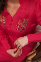 Load image into Gallery viewer, EST-005 GULAB

